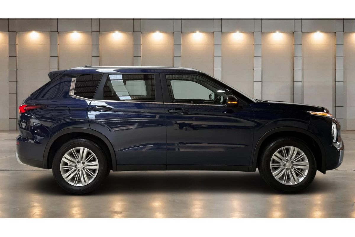 2024 Mitsubishi Outlander LS ZM