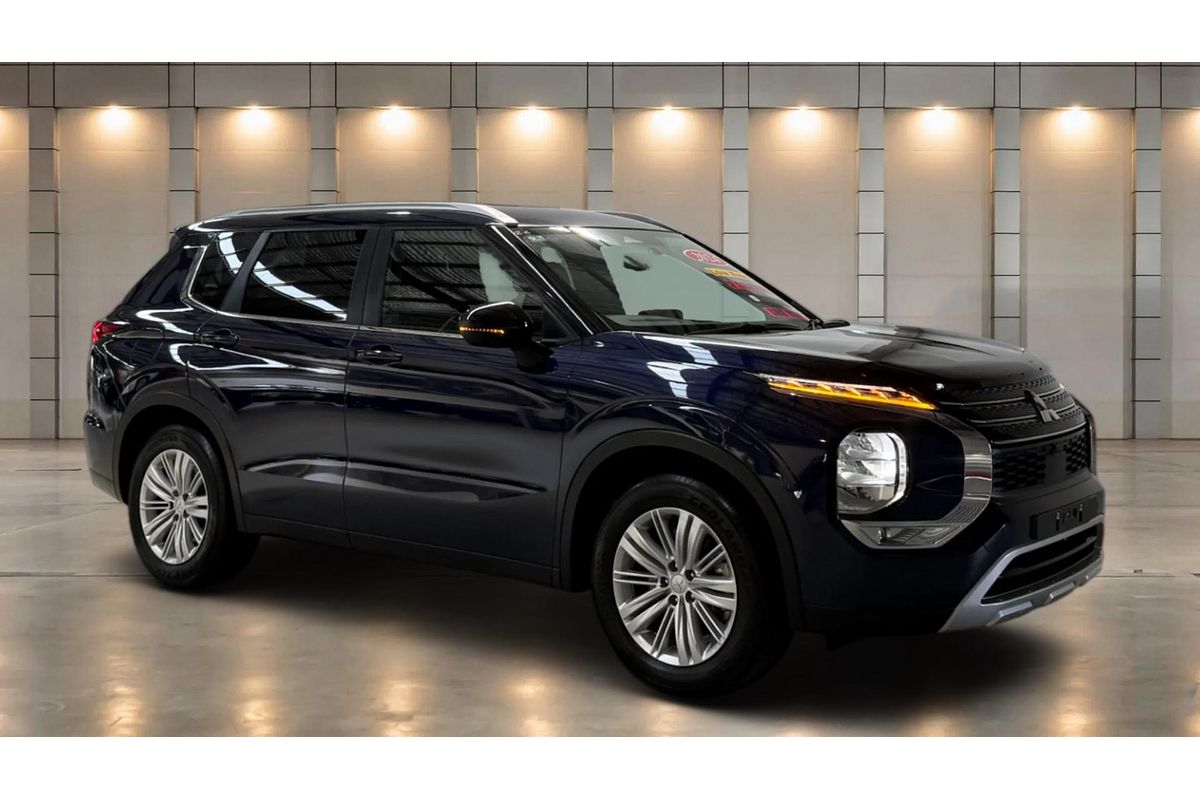 2024 Mitsubishi Outlander LS ZM