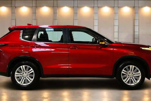 2024 Mitsubishi Outlander ES ZM