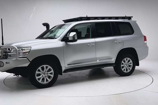 2020 Toyota Landcruiser Sahara VDJ200R thumb-3