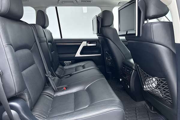 2020 Toyota Landcruiser Sahara VDJ200R thumb-11