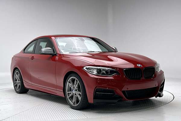 2015 BMW 2 Series M235i F22 thumb-0