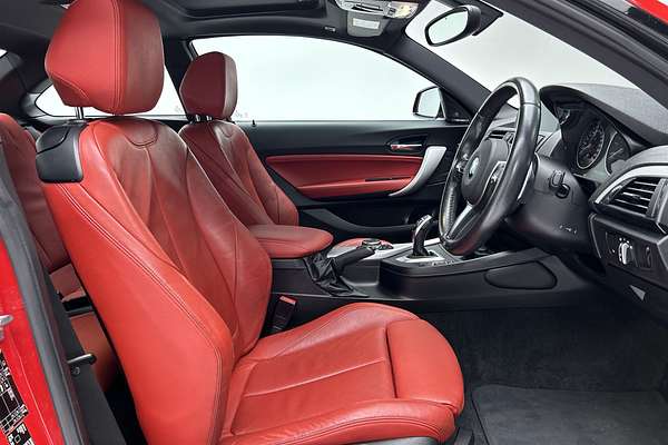 2015 BMW 2 Series M235i F22 thumb-12
