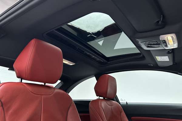 2015 BMW 2 Series M235i F22 thumb-14