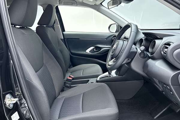 2023 Toyota Yaris Cross GXL MXPJ10R thumb-12