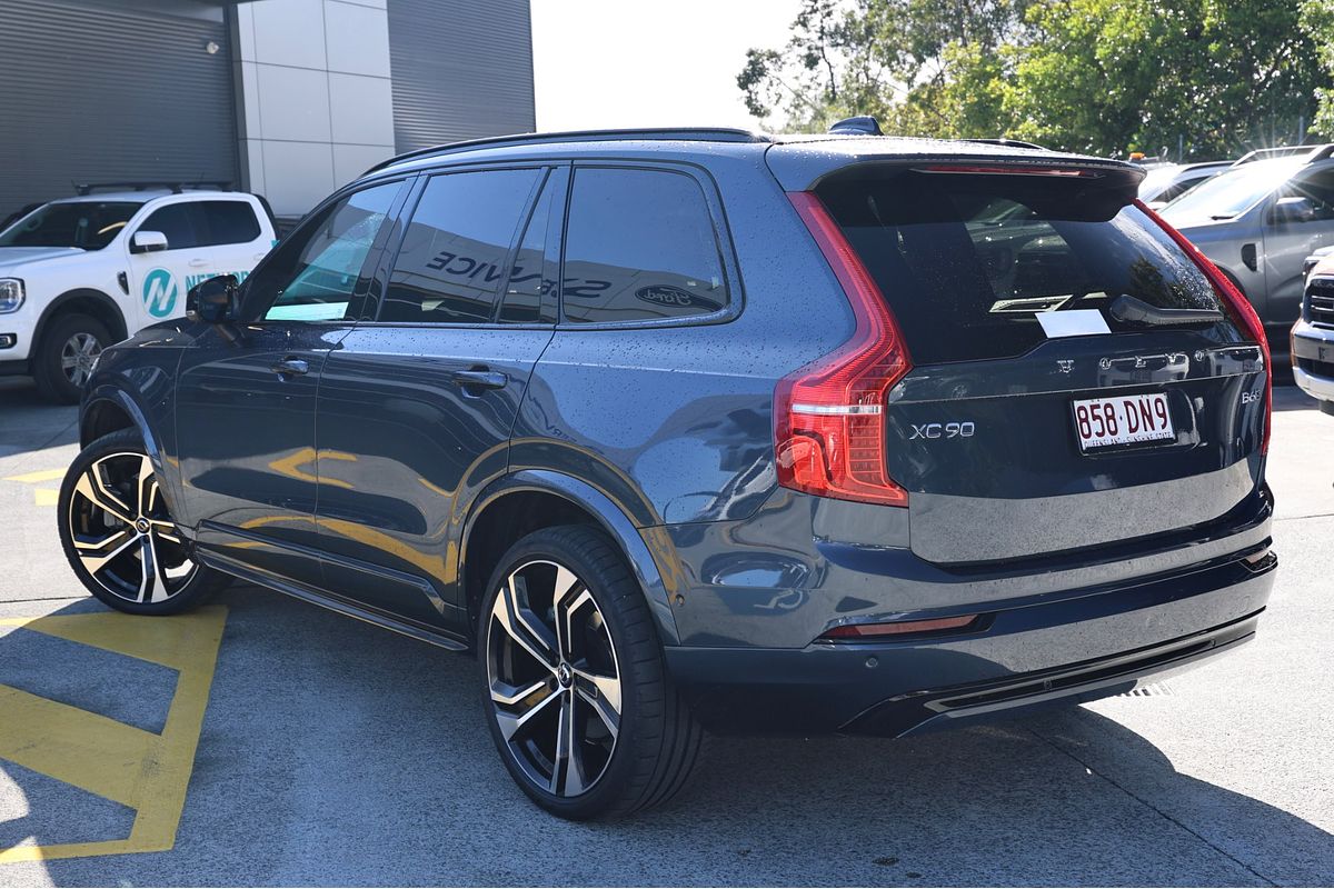 2021 Volvo XC90 B6 R-Design