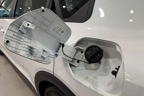 2025 Kia K4 S CL4m thumb-11