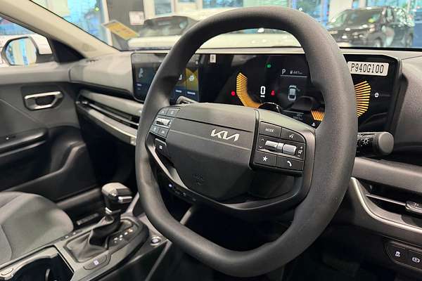 2025 Kia K4 S CL4m thumb-12