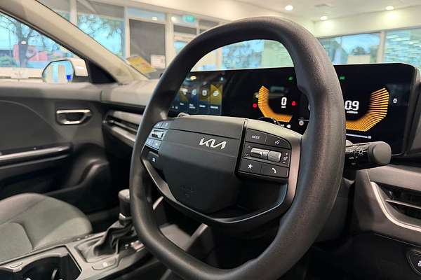 2025 Kia K4 S CL4m thumb-12