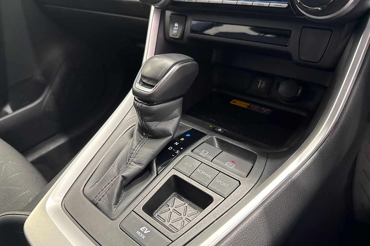 2025 Toyota RAV4 GXL AXAH52R