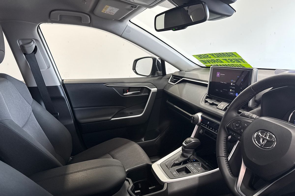 2025 Toyota RAV4 GXL AXAH52R