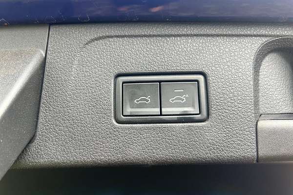 2022 Volkswagen Passat 206TSI R-Line B8 thumb-23