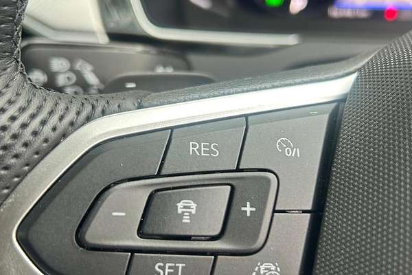 2022 Volkswagen Passat 206TSI R-Line B8 thumb-31