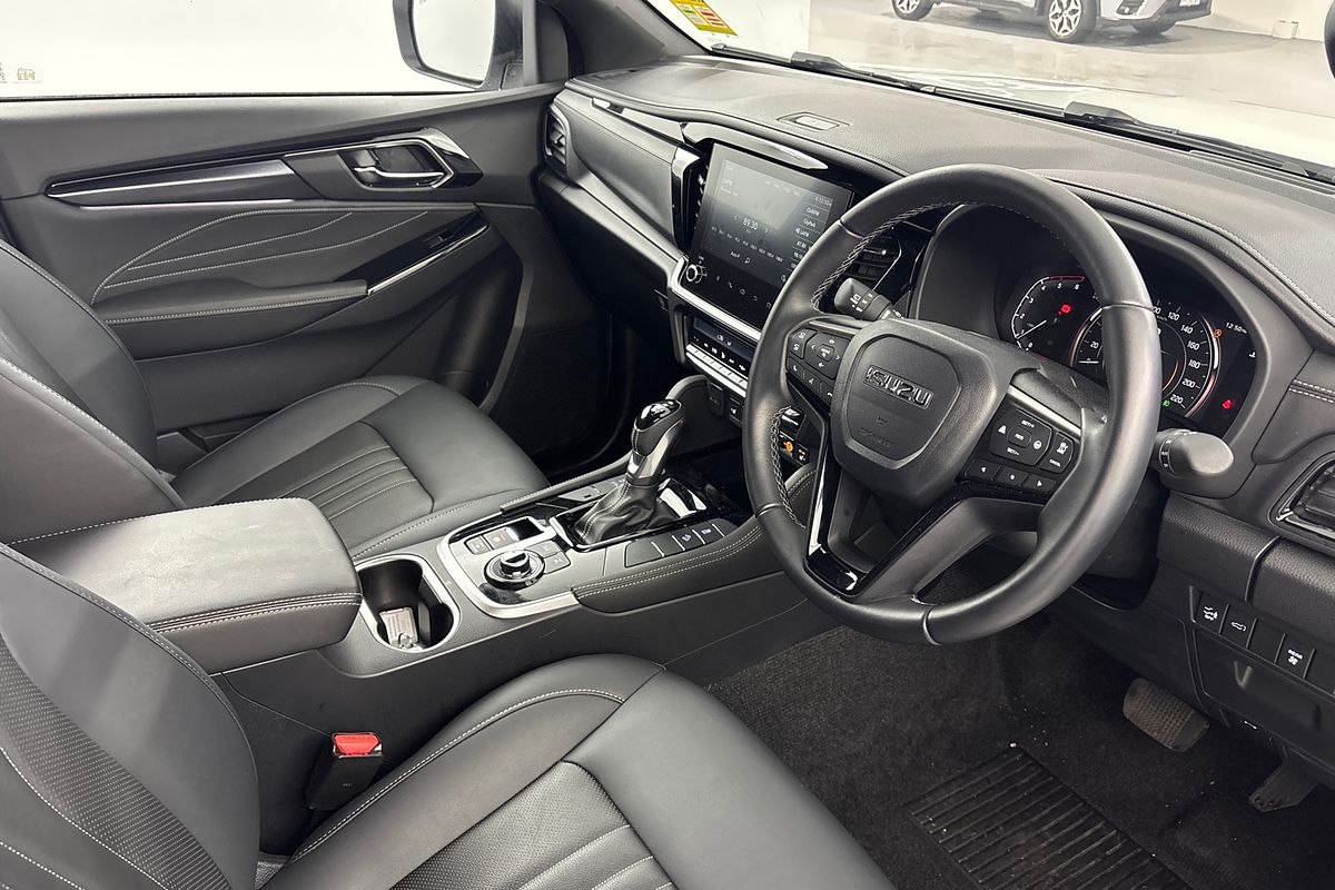 2025 Isuzu MU-X LS-T