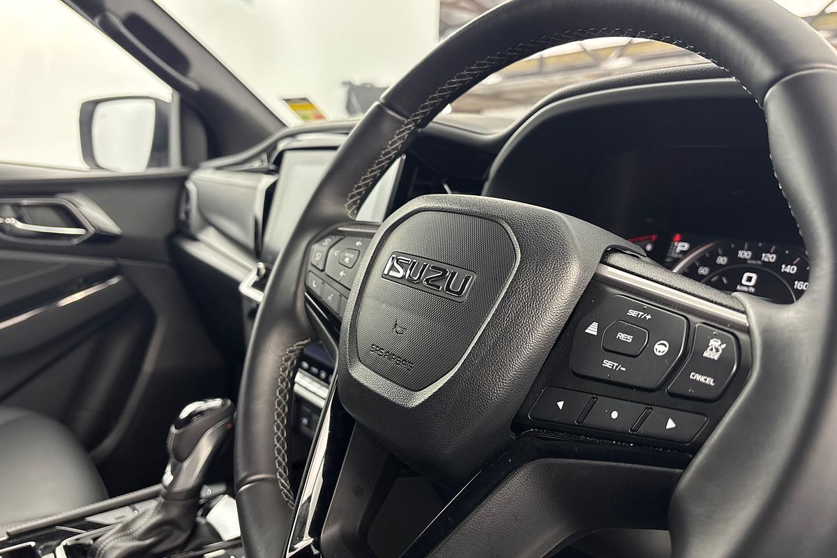 2025 Isuzu MU-X LS-T