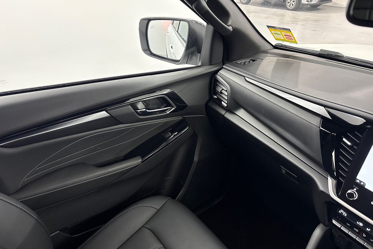 2025 Isuzu MU-X LS-T