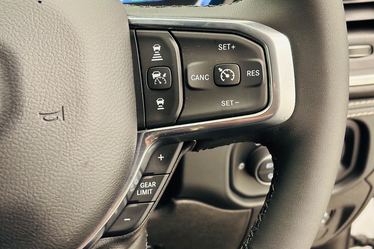 2025 Ram Trucks 1500 Laramie Sport (DT6P9821H.25/XB9)