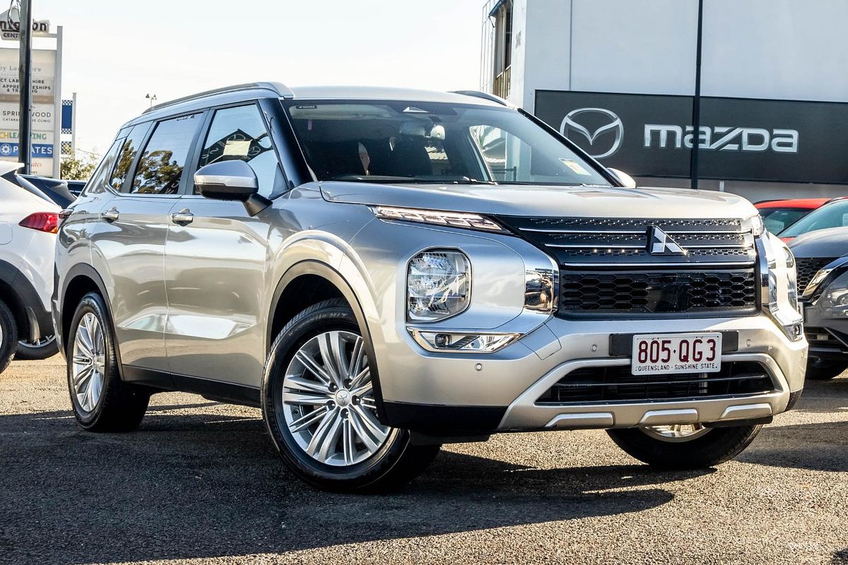 2023 Mitsubishi Outlander LS ZM