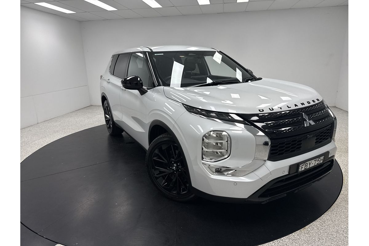 2023 Mitsubishi Outlander Black Edition ZM