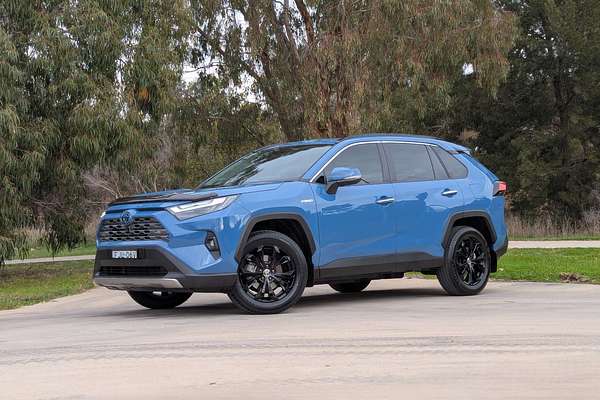 2024 Toyota RAV4 Cruiser AXAH52R