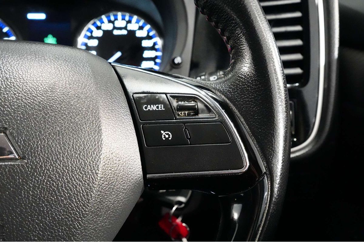 2017 Mitsubishi Outlander LS Safety Pack ZK