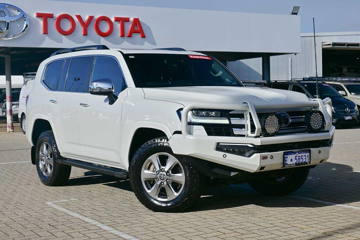 2022 Toyota Landcruiser Sahara FJA300R