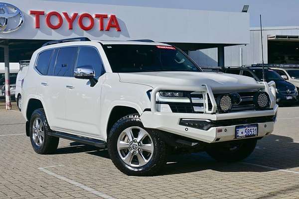 2022 Toyota Landcruiser Sahara FJA300R
