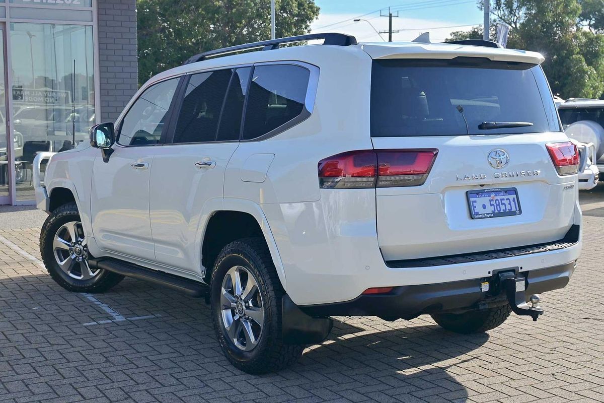 2022 Toyota Landcruiser Sahara FJA300R