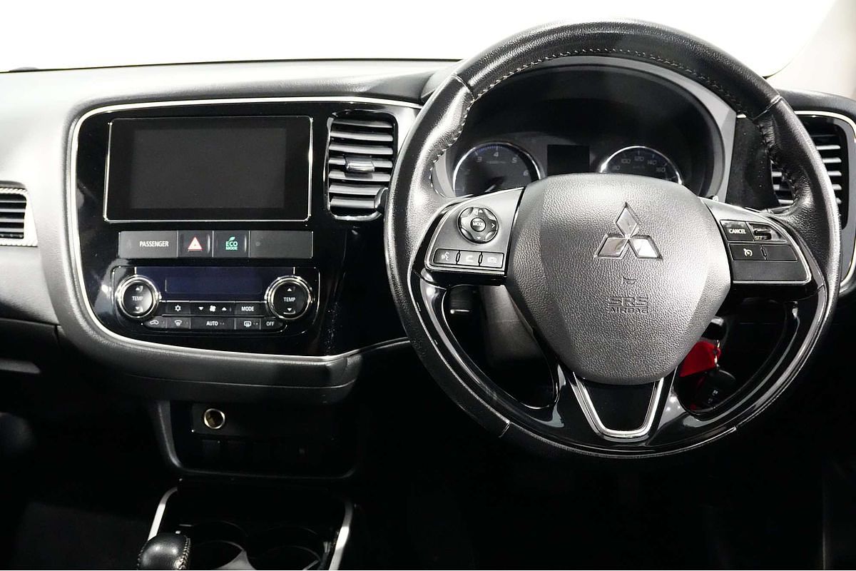 2017 Mitsubishi Outlander LS Safety Pack ZK