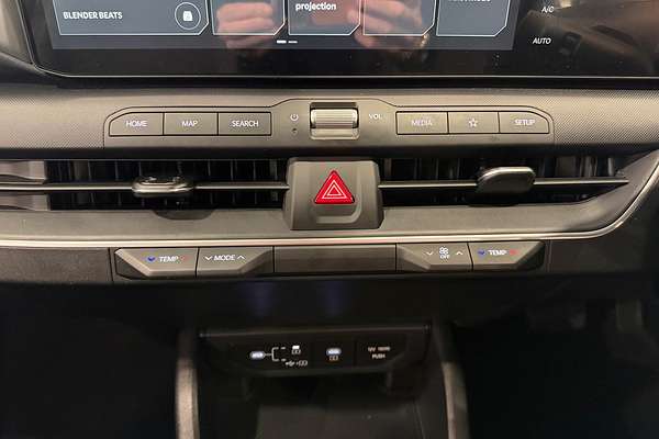 2025 Kia K4 S CL4m thumb-23