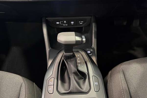 2025 Kia K4 S CL4m thumb-24