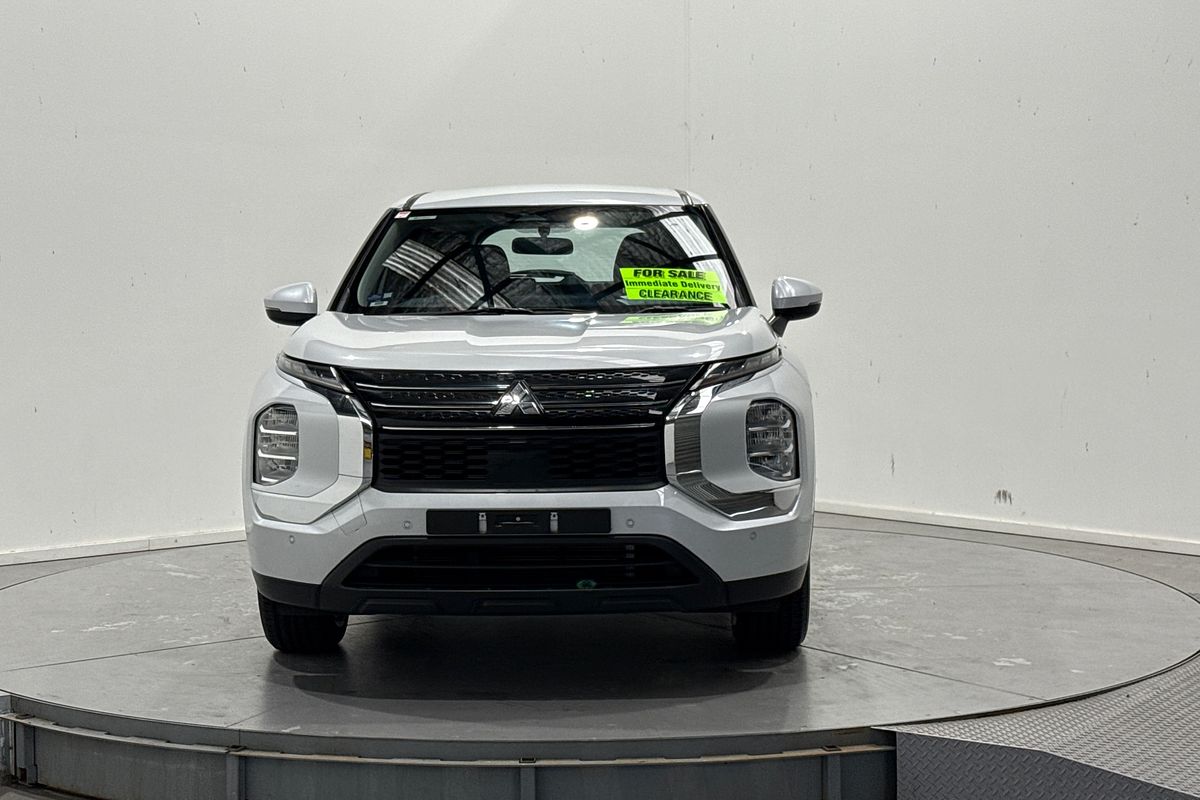2024 Mitsubishi Outlander ES ZM