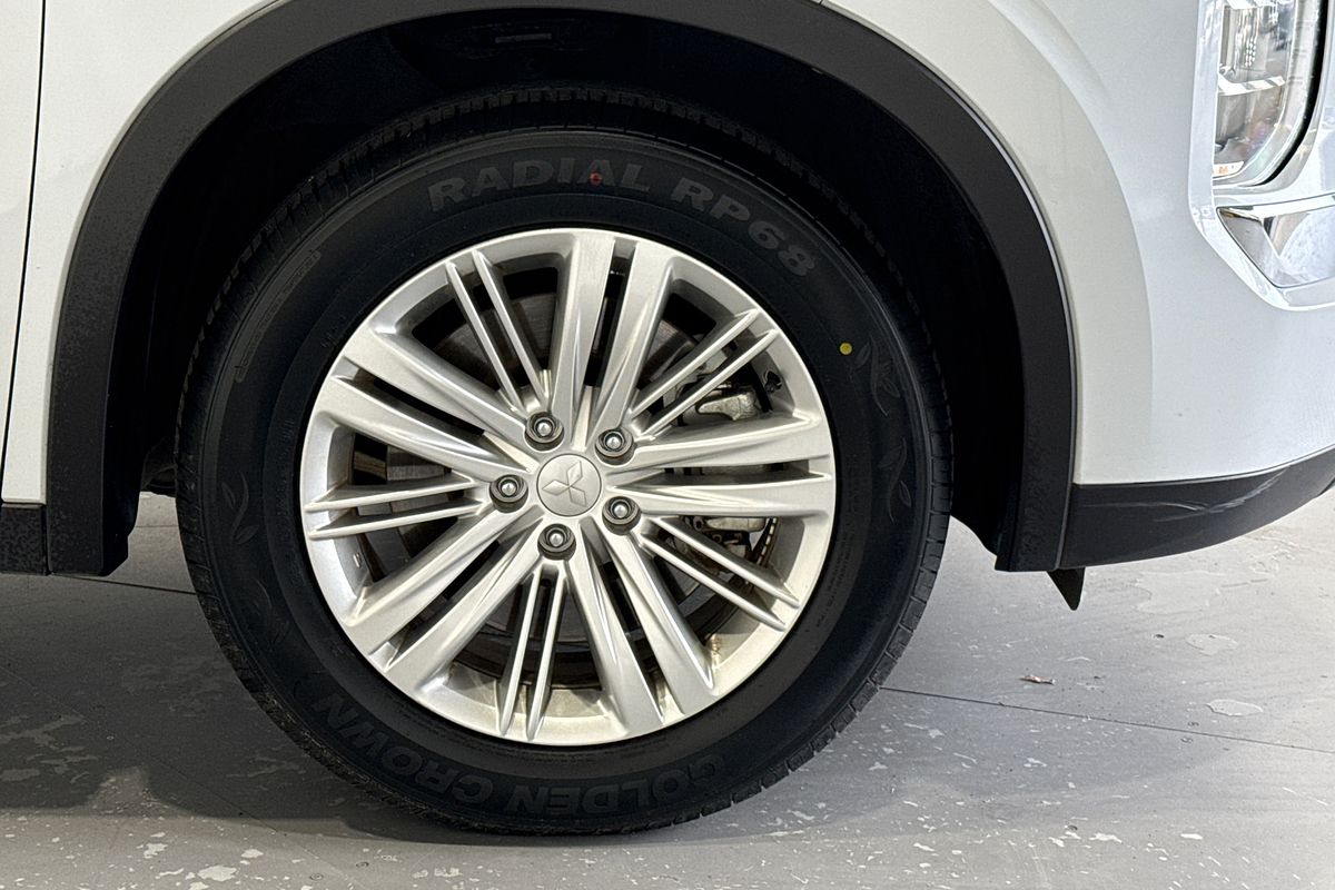 2024 Mitsubishi Outlander ES ZM