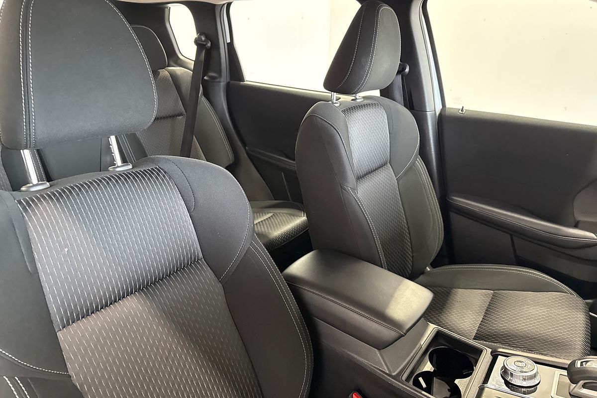 2024 Mitsubishi Outlander ES ZM