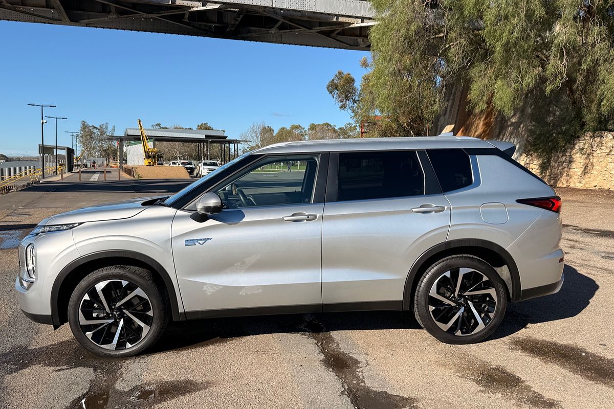 2023 Mitsubishi Outlander PHEV Aspire ZM