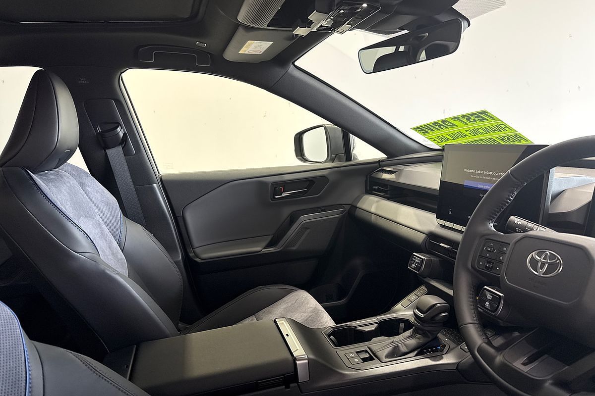 2026 Toyota RAV4 XSE AXAL64R