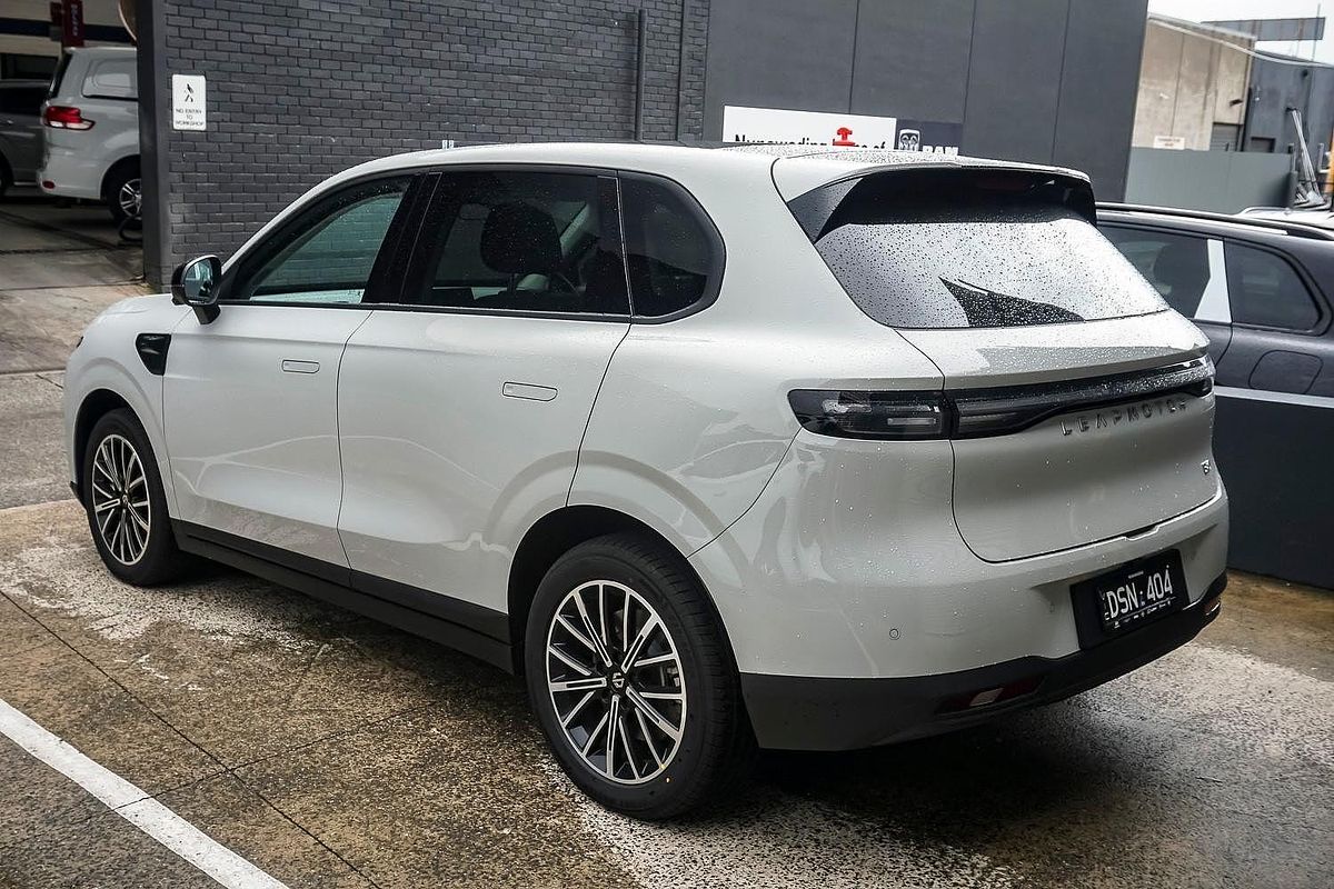 2025 Leapmotor B10 Design LR A12