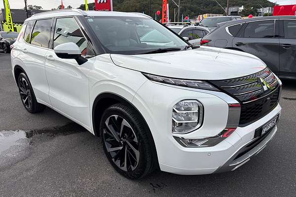 2022 Mitsubishi Outlander Exceed ZM