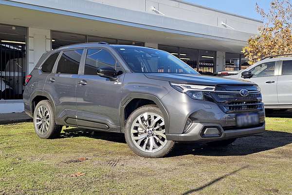 2025 Subaru Forester Hybrid Touring S6