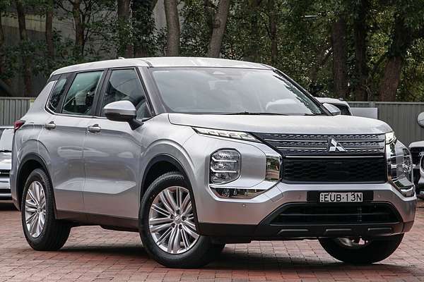 2022 Mitsubishi Outlander ES ZM