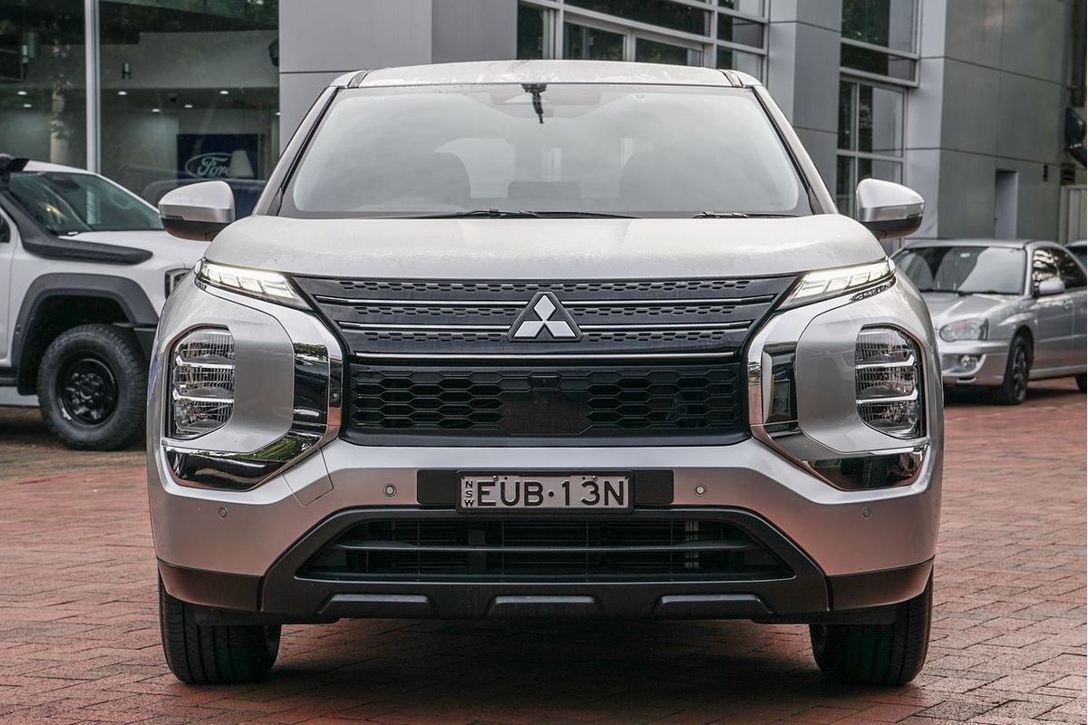 2022 Mitsubishi Outlander ES ZM