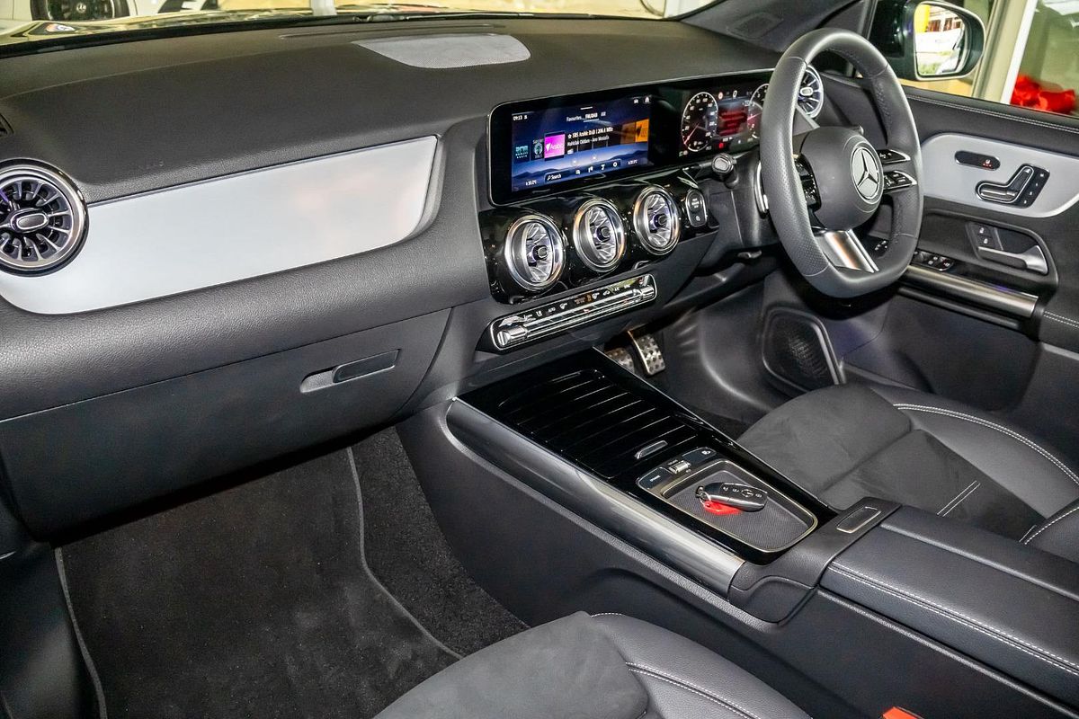 H247 806+056MY GLA200 Special Ed WAG DUAL 7sp