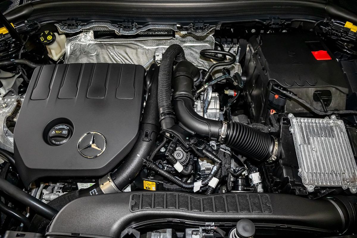 H247 806+056MY GLA200 Special Ed WAG DUAL 7sp