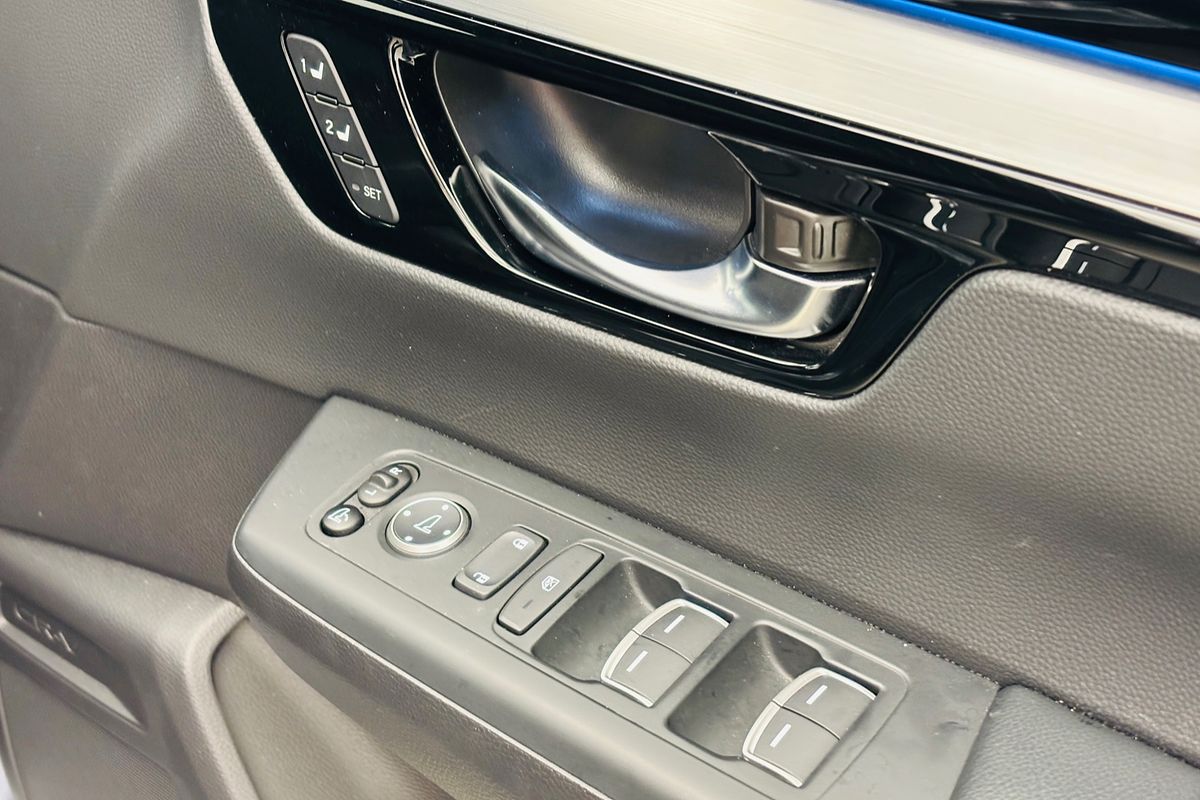 Honda CR-V. 5 Doors Auto HEVRS 24