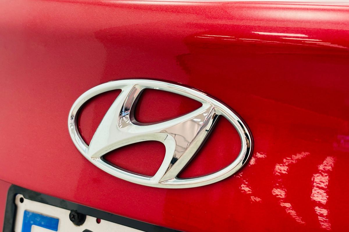 2014 HYUNDAI ELANTRA TROPHY 6 SP MANUAL 4D SEDAN 4CYL