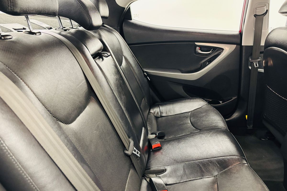 2014 HYUNDAI ELANTRA TROPHY 6 SP MANUAL 4D SEDAN 4CYL