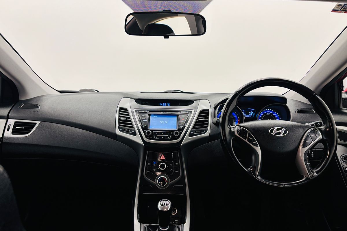 2014 HYUNDAI ELANTRA TROPHY 6 SP MANUAL 4D SEDAN 4CYL