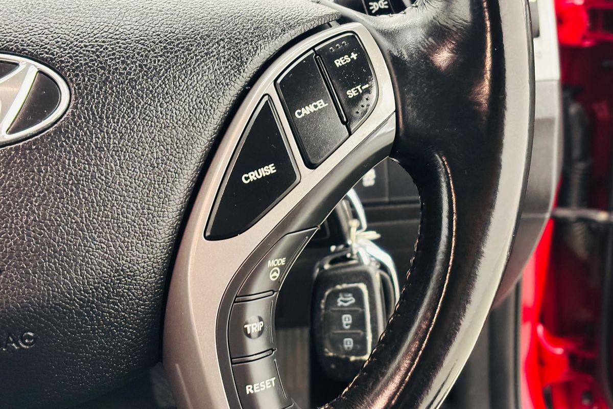 2014 HYUNDAI ELANTRA TROPHY 6 SP MANUAL 4D SEDAN 4CYL