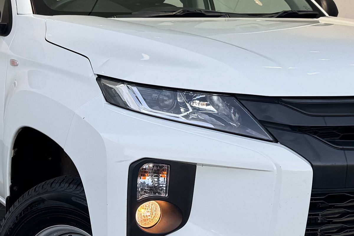 2019 Mitsubishi Triton GLX MR 4X4