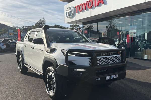 2025 Toyota Hilux SR5 48V GUN227R 4X4